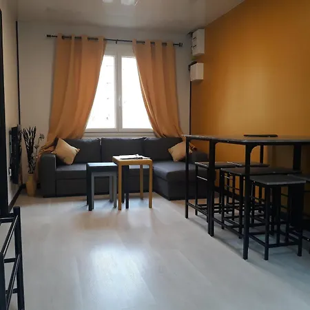 Maison Carree - Domaine Du Vieux Tilleul *