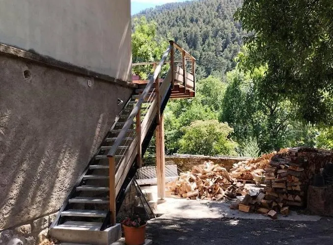 Maison Carrée - Domaine Du Vieux Tilleul Hébergement de vacances Meyrueis